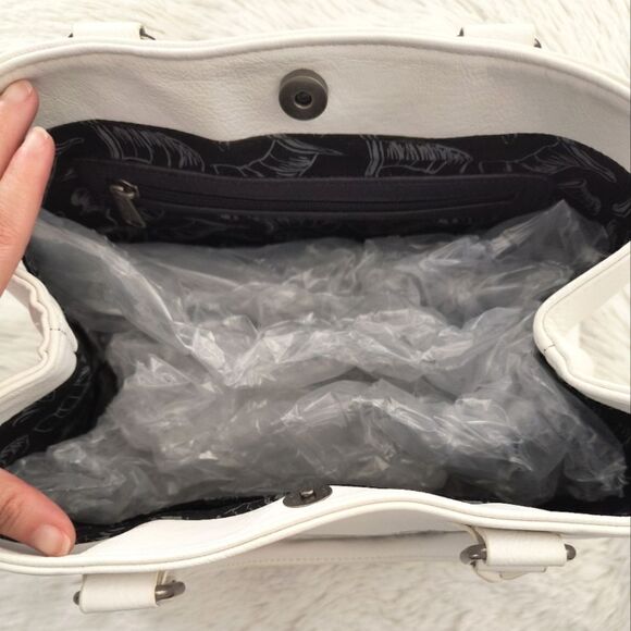 Loungefly Dr. Seuss Cat In The Hat Handbag - Picture 8 of 8